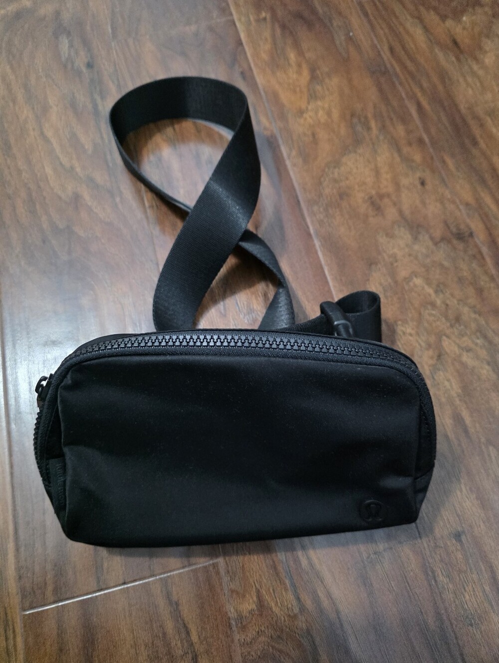Lululemon Everywhere Black Belt Bag